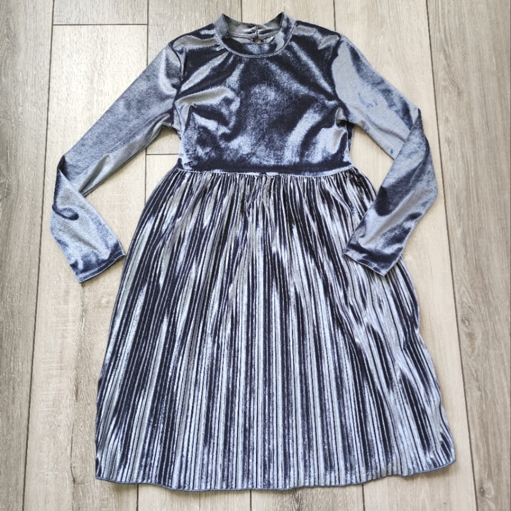 Girl's velour longsleeve dress